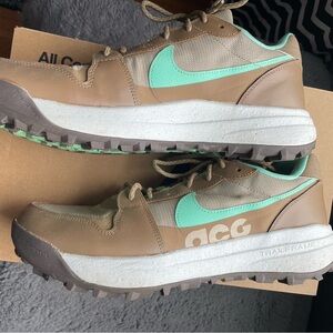 Nike ACG Brown and Mint Lowcate sneaker
